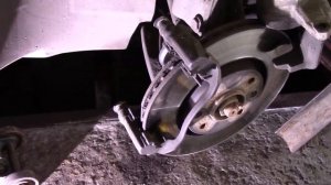 Peugeot 307   Пежо 307 Замена передних колодок!