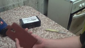 Как мы телефон  к чехлу приклеивали!