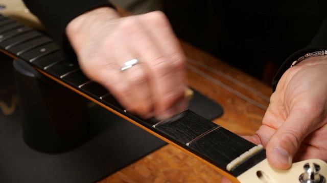 How to clean ANY Fretboard | Rosewood or Maple | Guitar Tech Tips | Ep. 5 | Thomann смотреть онлайн