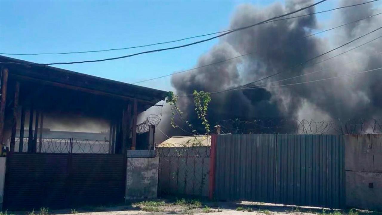 Украинские боевики обстреляли Горловку в Донецкой республике кассетными боеприпасами