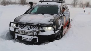 Как выехать из сугроба.