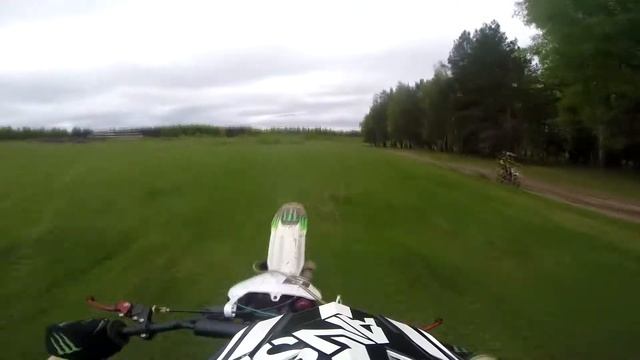На заднем