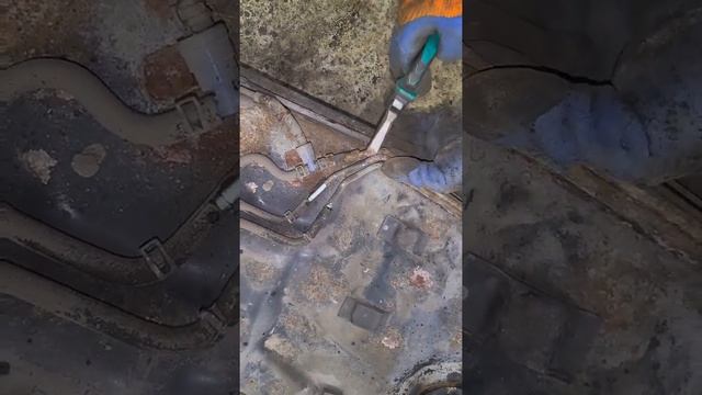 Замена топливного бака на пластик Mitsubishi Pajero 4 смотреть онлайн