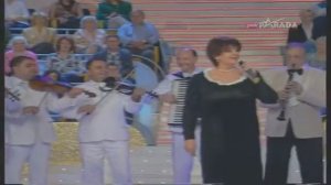 Lepa Lukic - Zivot mi uzimas ti - Grand Parada - (Tv Pink Parada 2009)
