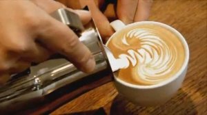 Рисуем на кофе ! ))