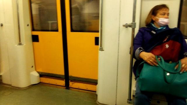 город Москва.  по Кольцевой линий Метрополитена