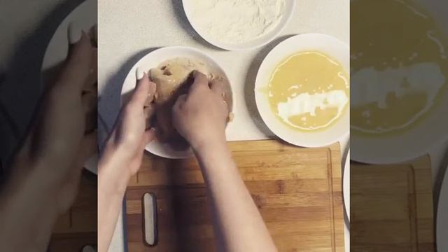 Куриные котлеты с ароматным маслом смотреть онлайн