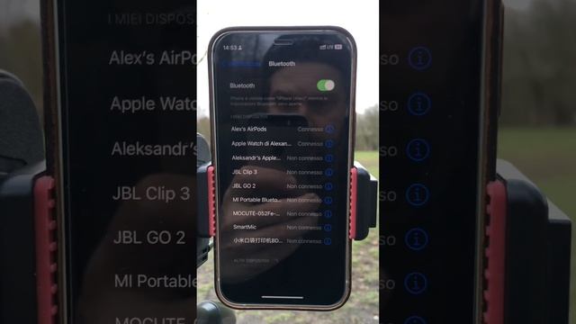 Запись видео на iPhone с AirPods: Звук записывается через микрофон телефона, а не наушники ?