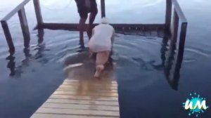 Мерзкое зрелище! Пьяные бабы! Ржачно!