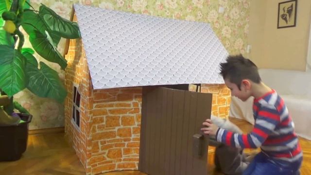 Дом для ДЕТЕЙ и РУМ ТУР Как сделать Детский домик / Pretend Play in DIY Playhouse for children смотреть онлайн