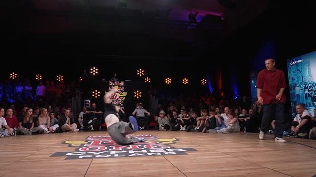 B-Boy Madmax vs. B-Boy Nikita | Top 16 | Red Bull BC One Cypher Poland 2022 смотреть онлайн