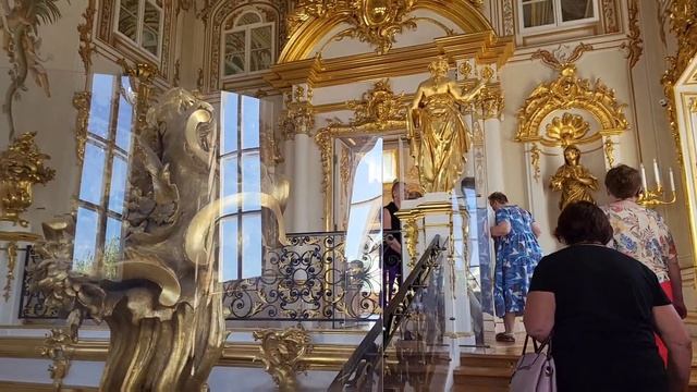 Парадная лестница. Большой Петергофский дворец. Peterhof museum