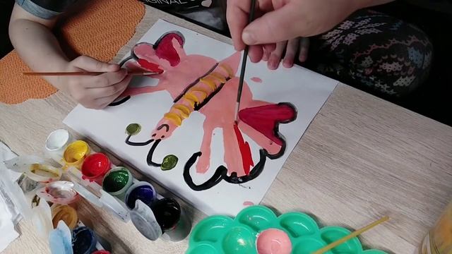 Учимся рисовать. Бабочка ладошками. Детская фантазия.