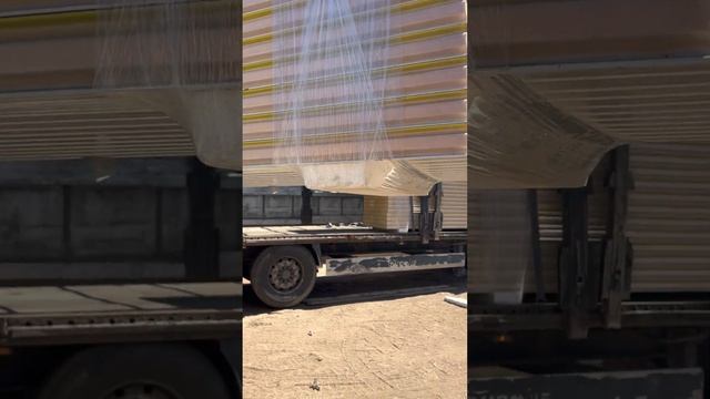 Сэндвич-панели на складе компании Айскул смотреть онлайн