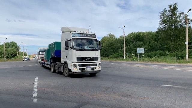 Перевозка негабаритного груза с машиной сопровождения