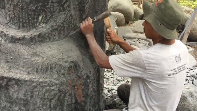 Javanese Stone Carving Workshop in Mojokerto East Java, Indonesia смотреть онлайн
