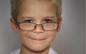 Быть очкариком не обидно, а модно