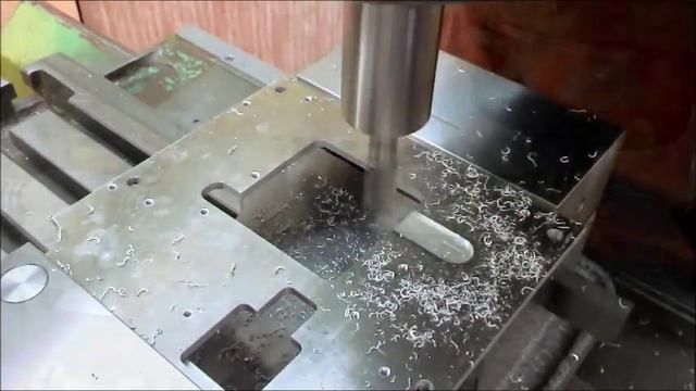Тангенциальное фрезерование и Радиальное фрезерование
