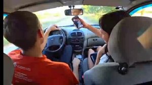 ☢️Прикол. Креосан жестко флексит под музыку в машине?