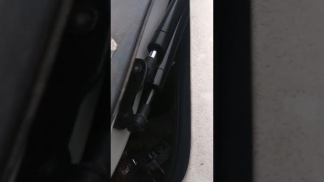 Слабые аморты багажника смотреть онлайн