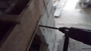 заливка перемычки над дверью.