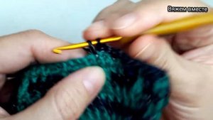 КАК ВЯЗАТЬ ПРОСТОЙ мозаичный узор крючком из остатков пряжи. How to knit a simple crochet pattern.