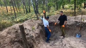 строим свою землянку.