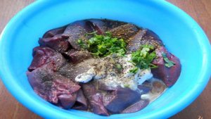Шашлычки из свиной печени в духовке