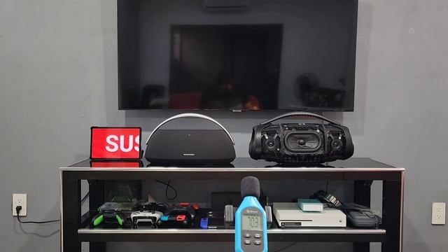 GO + PLAY 3 VS BOOMBOX 3, JBL VS HARMAN KARDON смотреть онлайн