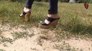 Длинные ногти на ногах ?