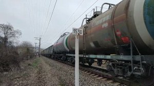 Электровоз ВЛ10-1869 с грузовым поездом