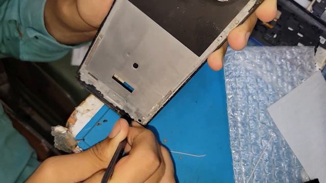 Замена экрана Repair Your Destroyed Tecno Spark with an LCD Combo Replacement