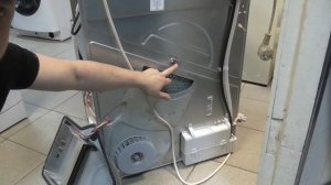 Сушильная машина Ariston FTCD97 не крутится барабан