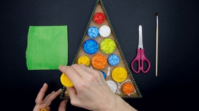 Новогодняя поделка ёлочка из гофробумаги смотреть онлайн