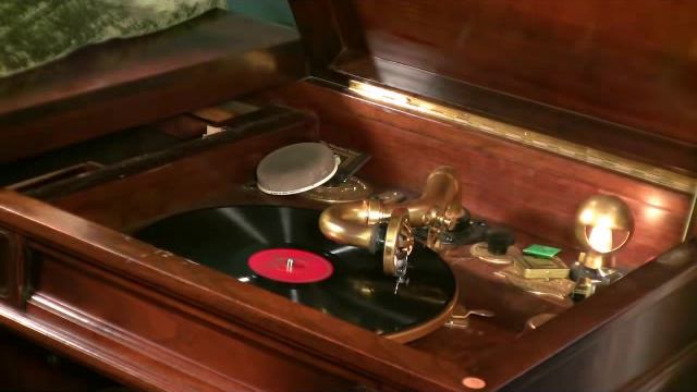 Alfred Dubois - Minuet from Mozart's Divertimento #17 (K334) смотреть онлайн