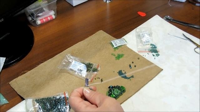 Брошь из бисера ручной работы, как сделать брошь своими руками