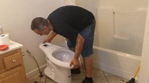 Меняем унитаз старый на новый