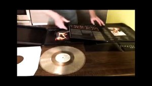 Ричард Кристи делает анбоксинг  винилового бокса Control Denied   The Fragile Art of Existence 3LP