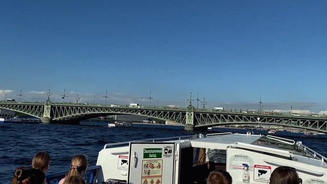 Прогулка по Санкт-Петербургу на лодке. Лето 2020 смотреть онлайн