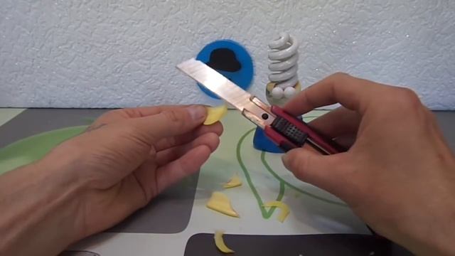 Миниатюрный бюст Мардж Симпсон из лампочки. Поделки самоделки своими руками. смотреть онлайн