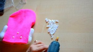 Как украсить детскую шапку . How to decorate a child's hat