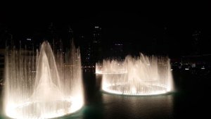 ШОУ ФОНТАНОВ В ДУБАЕ под песню Skyfall Это надо видеть! Поющие и танцующие фонтаны! ОАЭ VLOG