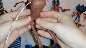 Сиреноголовый Монстр из пластилина - Как слепить творения Тревора Хендерсона.