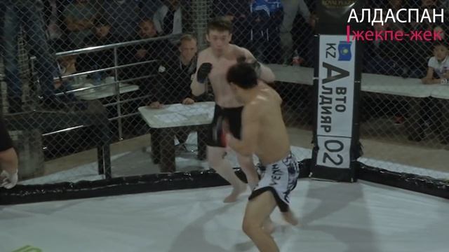 УДУШАЮЩИЙ ПРИЕМ ОТ КАРШЫГИ ДАУЫТБЕКА. КАРШЫГА ДАУЫТБЕК v/s ЕРНАТ СЕРИККАЛИЕВ(2015 год) смотреть онлайн