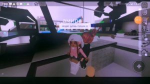 ишю дочь пиши я🙄 не кто не пишет roblox.