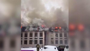 В Казани тушили сильный пожар в гостинице