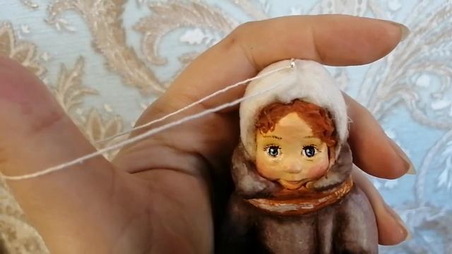 Ватная елочная игрушка ручной работы Девочка в пушистой шапочке с мишкой. смотреть онлайн