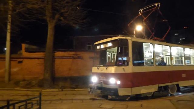 Татра T6B5SU идёт на круг смотреть онлайн