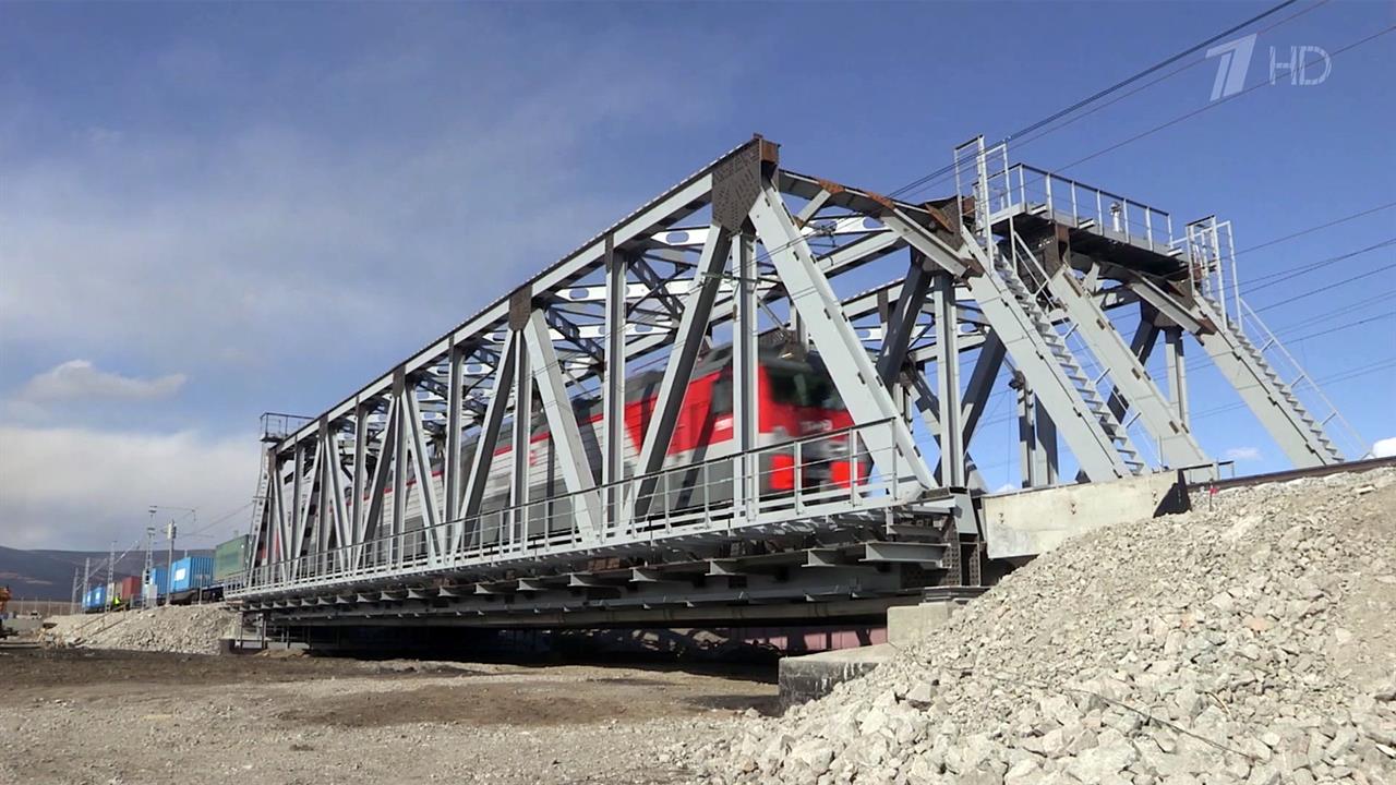 На Транссибирской магистрали открыт новый железнодорожный мост