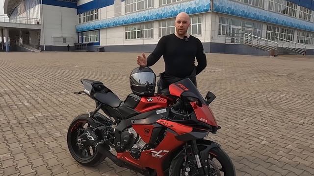 Обзор на YAMAHA R1.   4K #r1 #r15 #r15v3 #yamaha #yamahar1 #ямаха #diidyk.